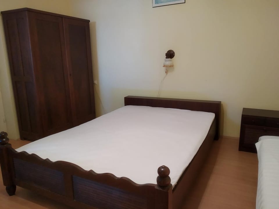 Bed, Bedroom, wardrobe