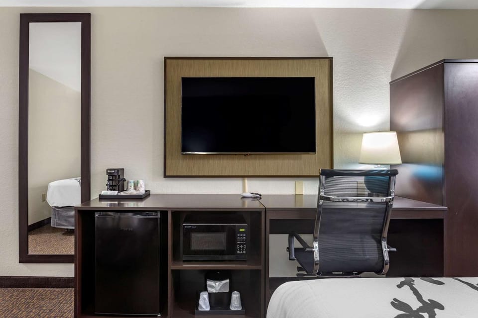 Photo of the whole room, On site