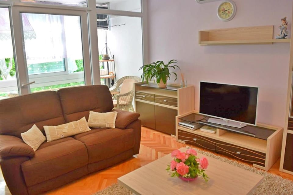 TV and multimedia, Balcony/Terrace, Living room