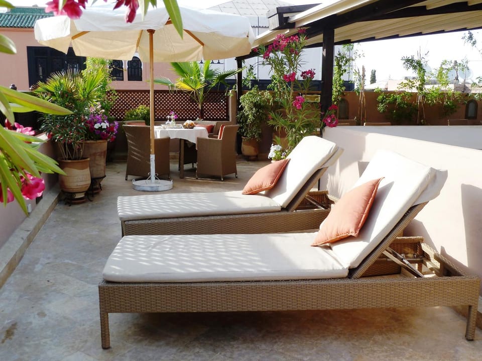 Property building, Balcony/Terrace, Garden view