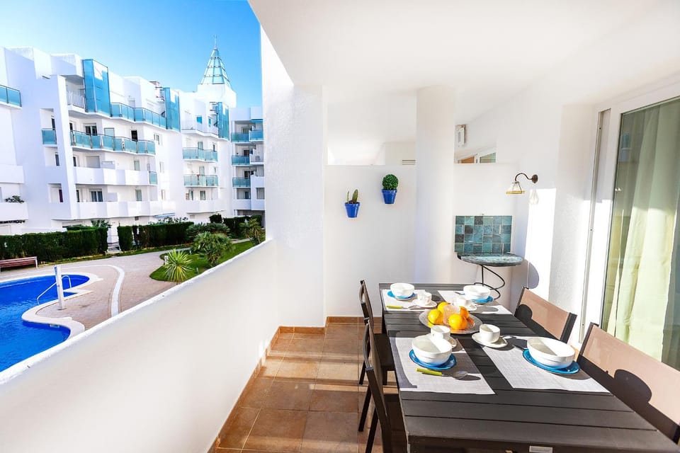 Property building, Balcony/Terrace, Pool view, Swimming pool