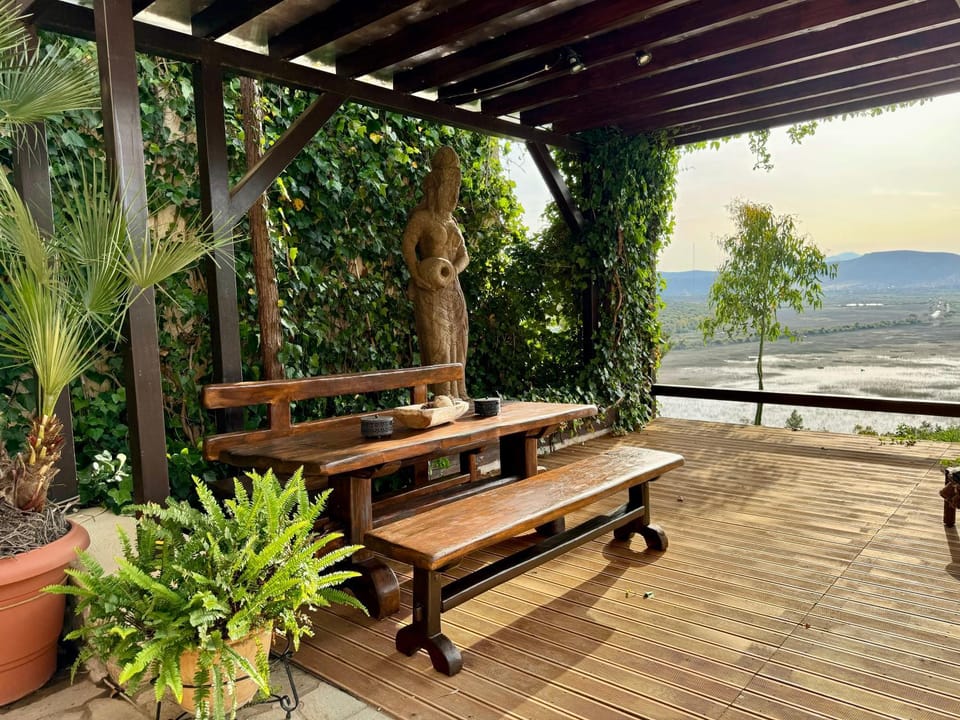 Apartment on the rocks , with sea view House in Decentralized Administration of Attica