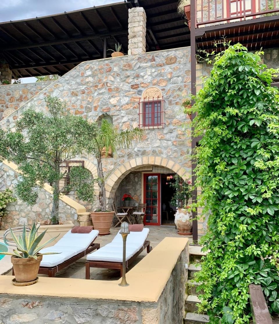 Apartment on the rocks , with sea view House in Decentralized Administration of Attica