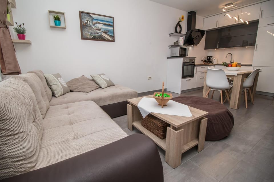 Kitchen or kitchenette, Living room, Dining area