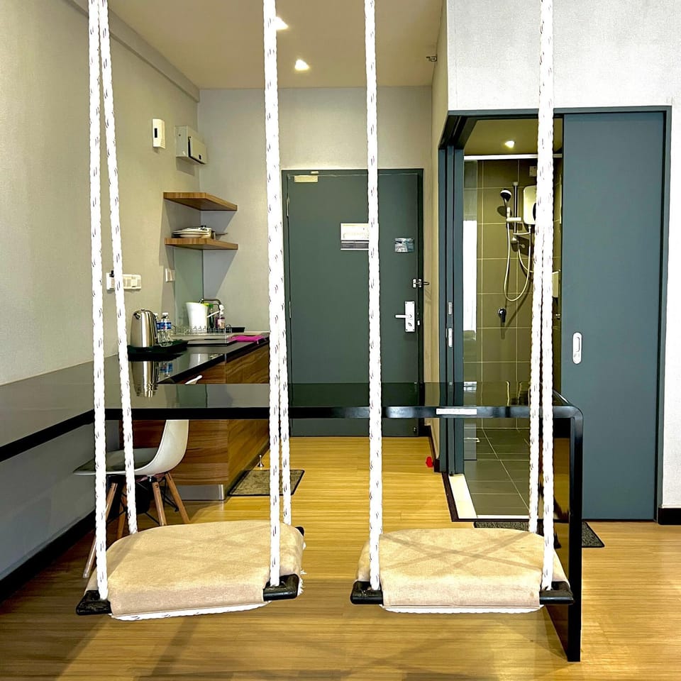 Bathroom, Dining area
