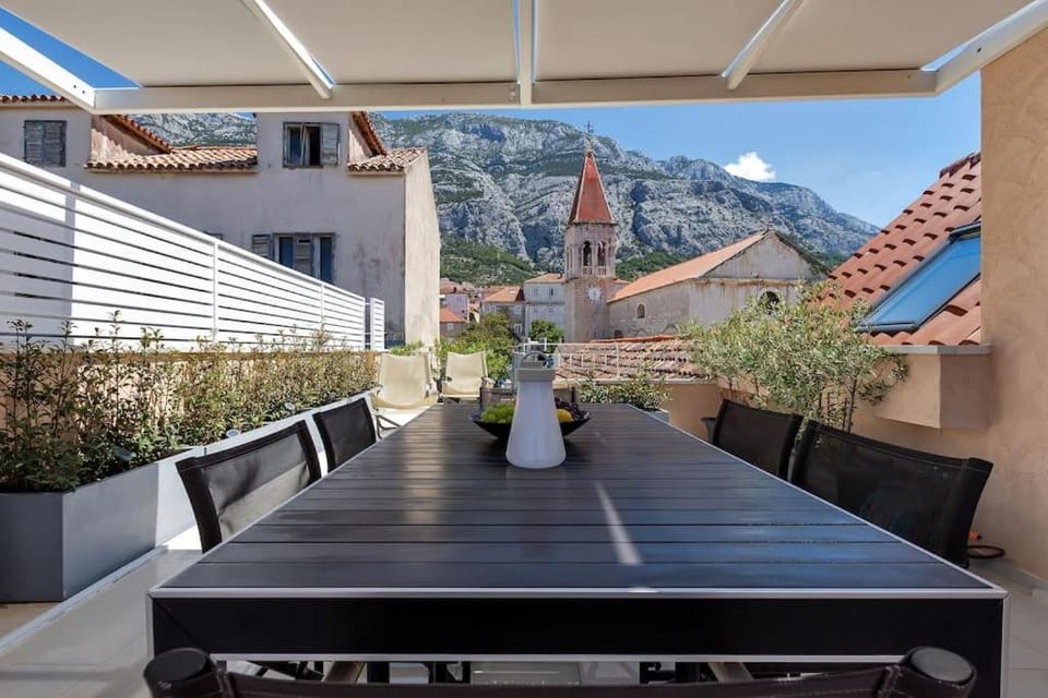 Patio, Breakfast