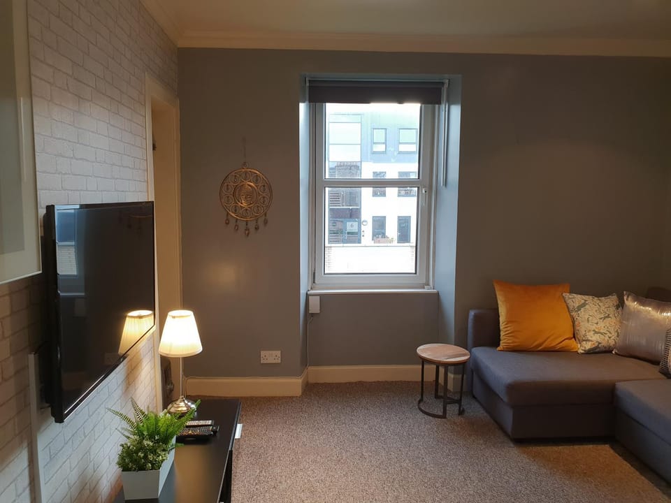 Modern Broughton Apartment - Walk to New Town, City Centre and St James Quarter Apartment in Edinburgh