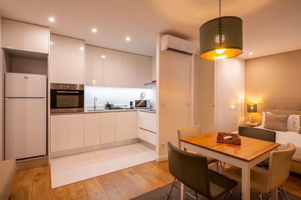 Bed, Kitchen or kitchenette, Photo of the whole room, Dining area, Bedroom, dishwasher, oven, stove, toaster