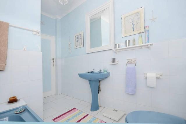 Toilet, Bathroom, towels