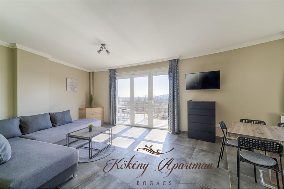 Balcony/Terrace, Living room, City view