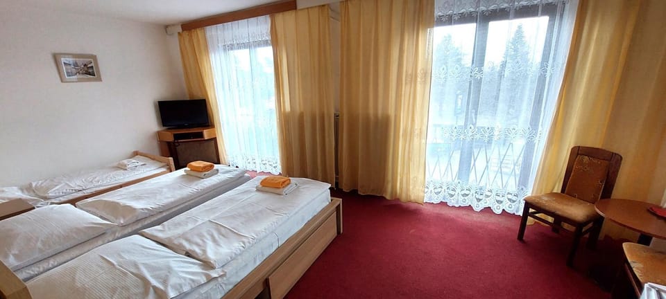Communal lounge/ TV room, Bed, Living room, Bedroom