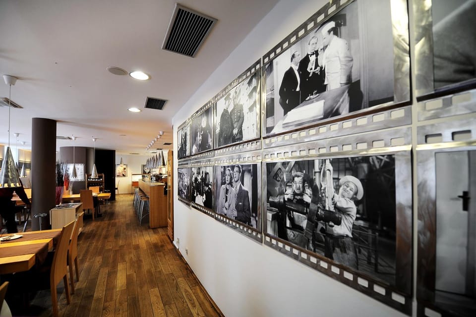 Restaurant/places to eat, Decorative detail