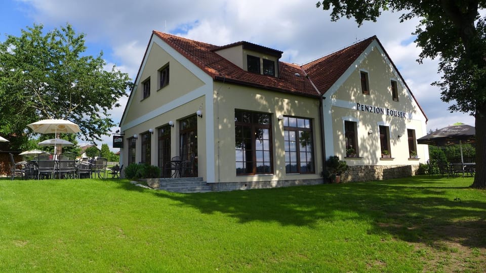 Property building, Day, Garden