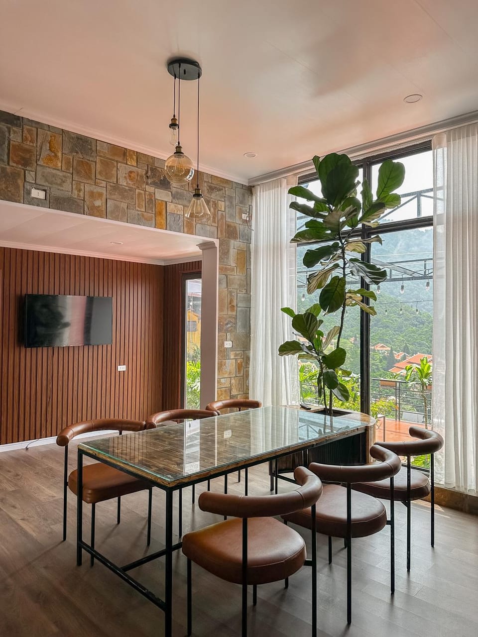 Bách Xanh House Apartment in Laos