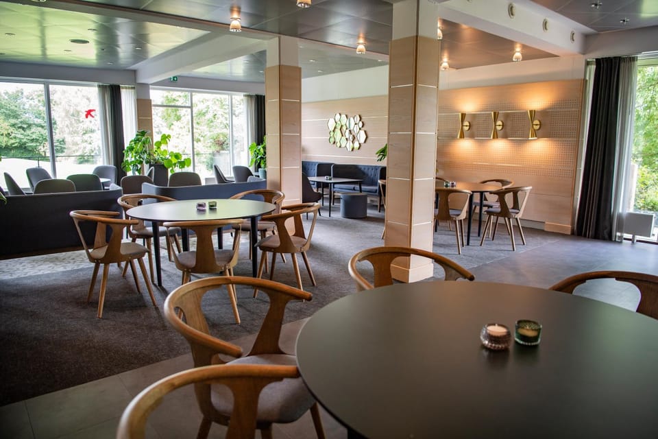 Communal lounge/ TV room, Lounge or bar