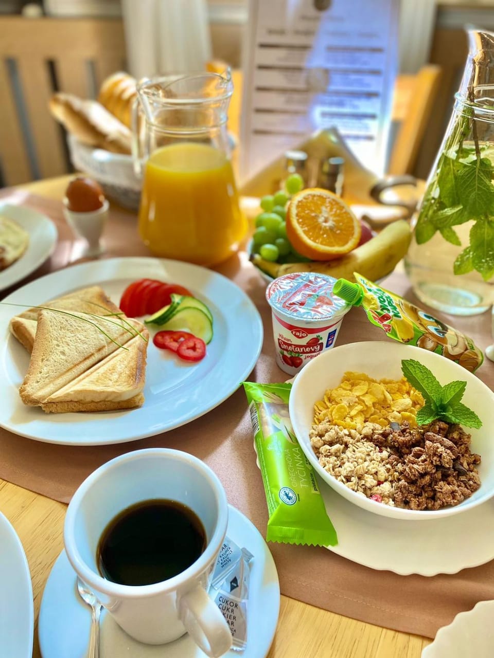Food and drinks, Breakfast, Continental breakfast