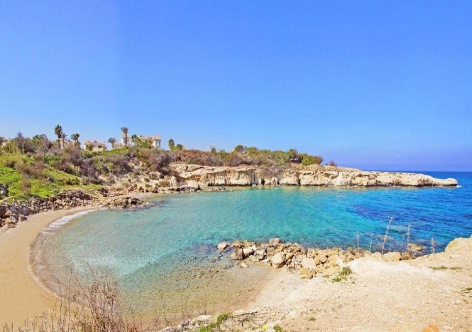 Nearby landmark, Restaurant/places to eat, People, Neighbourhood, Natural landscape, Fishing, Beach, Windsurfing, Canoeing, Hiking, Diving, Sports