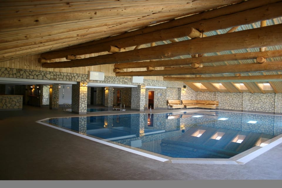 Swimming pool, Swimming pool