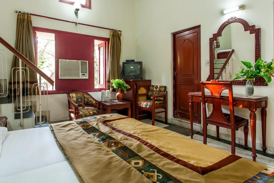 Hotel Sunshine - Karol Bagh Budget Stay at New Delhi Hotel in Delhi