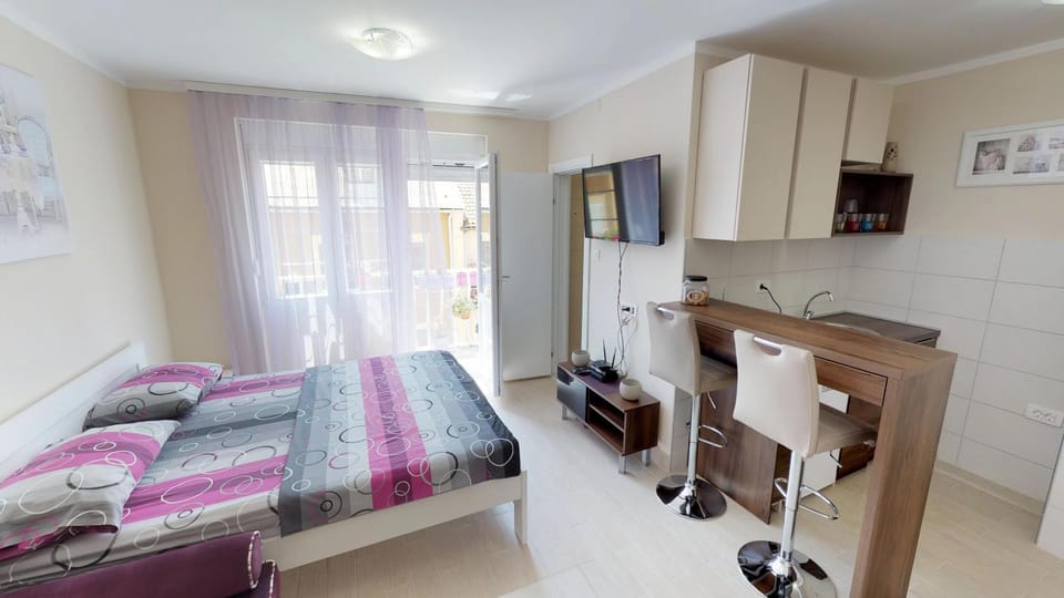 Kitchen or kitchenette, Living room, Bedroom