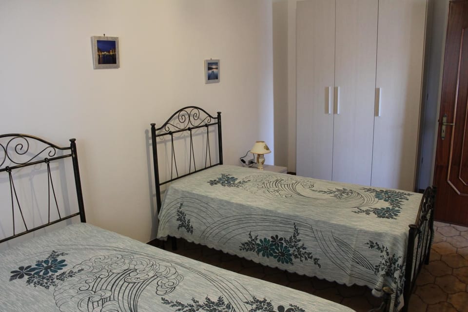 Bed, Photo of the whole room, children