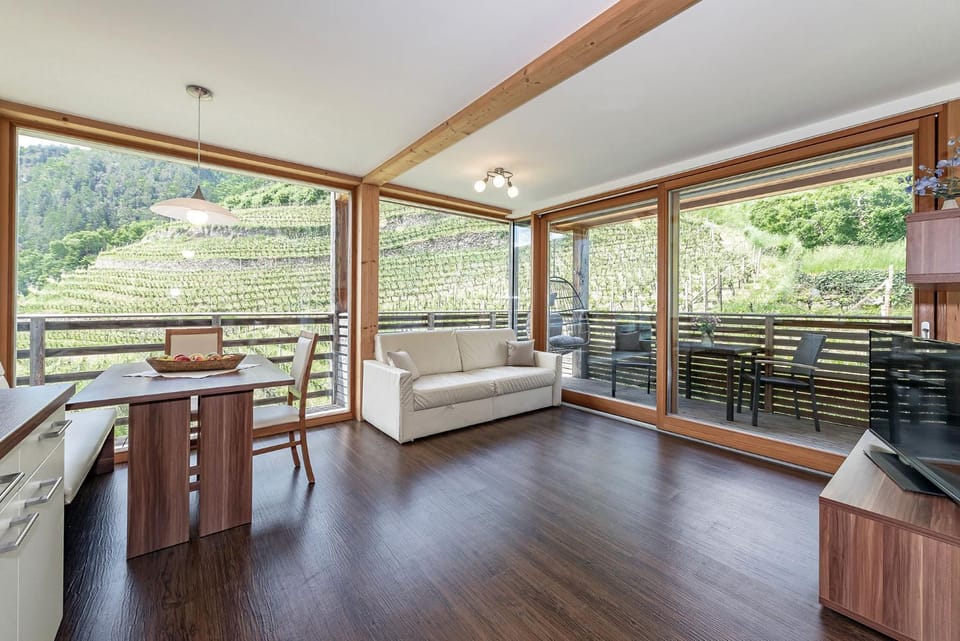 View (from property/room), Living room, Dining area