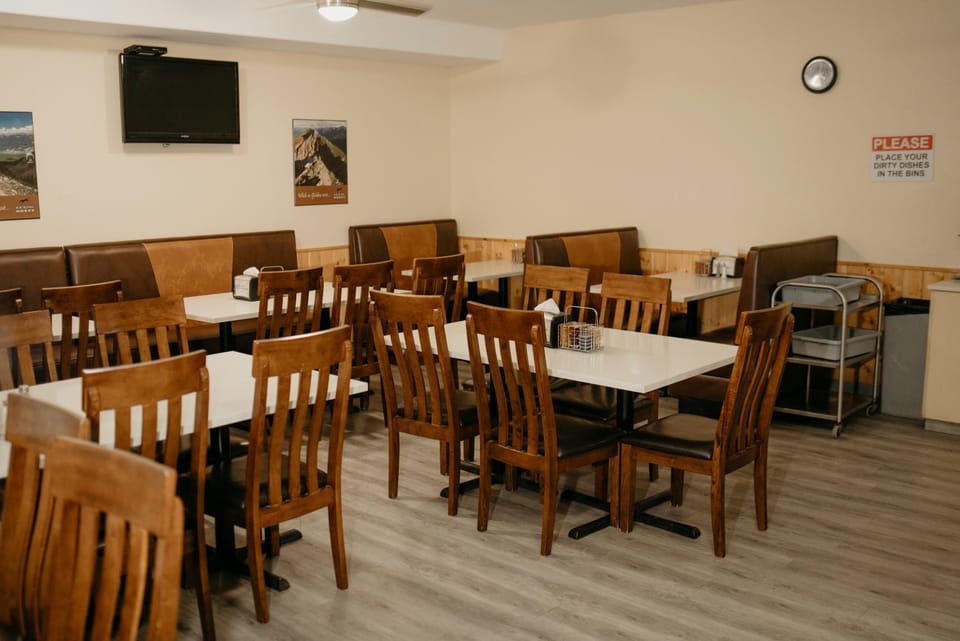 Dining area, Buffet breakfast