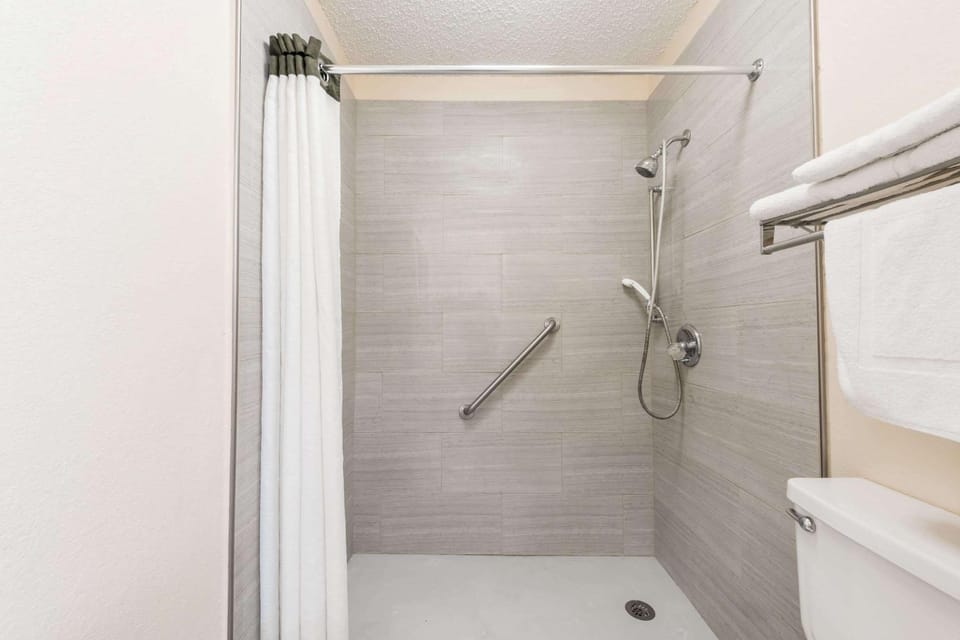 Bathroom, Photo of the whole room, On site