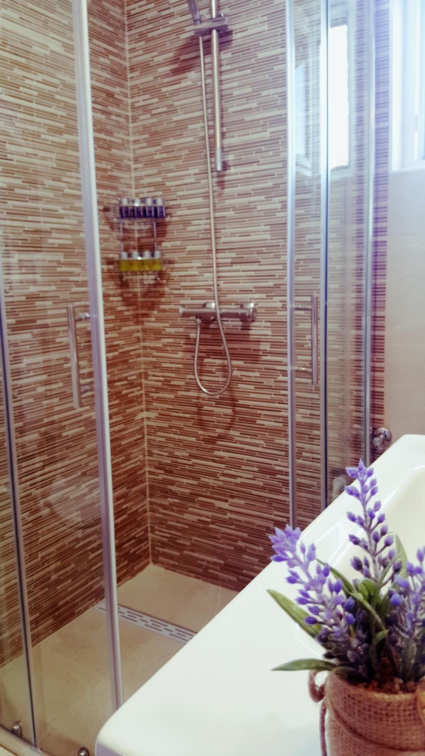 Shower, Bathroom