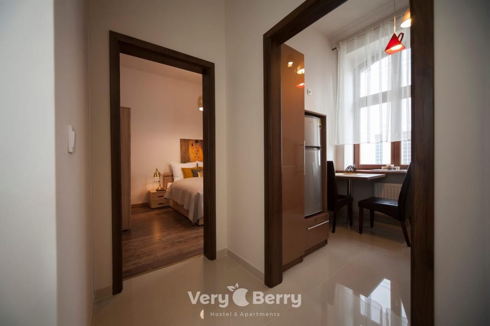 Coffee/tea facilities, Kitchen or kitchenette, Dining area