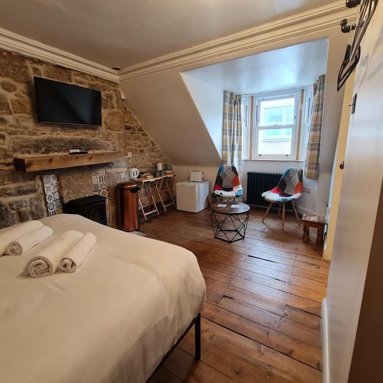 Ness City Cottage Bed and Breakfast in Inverness