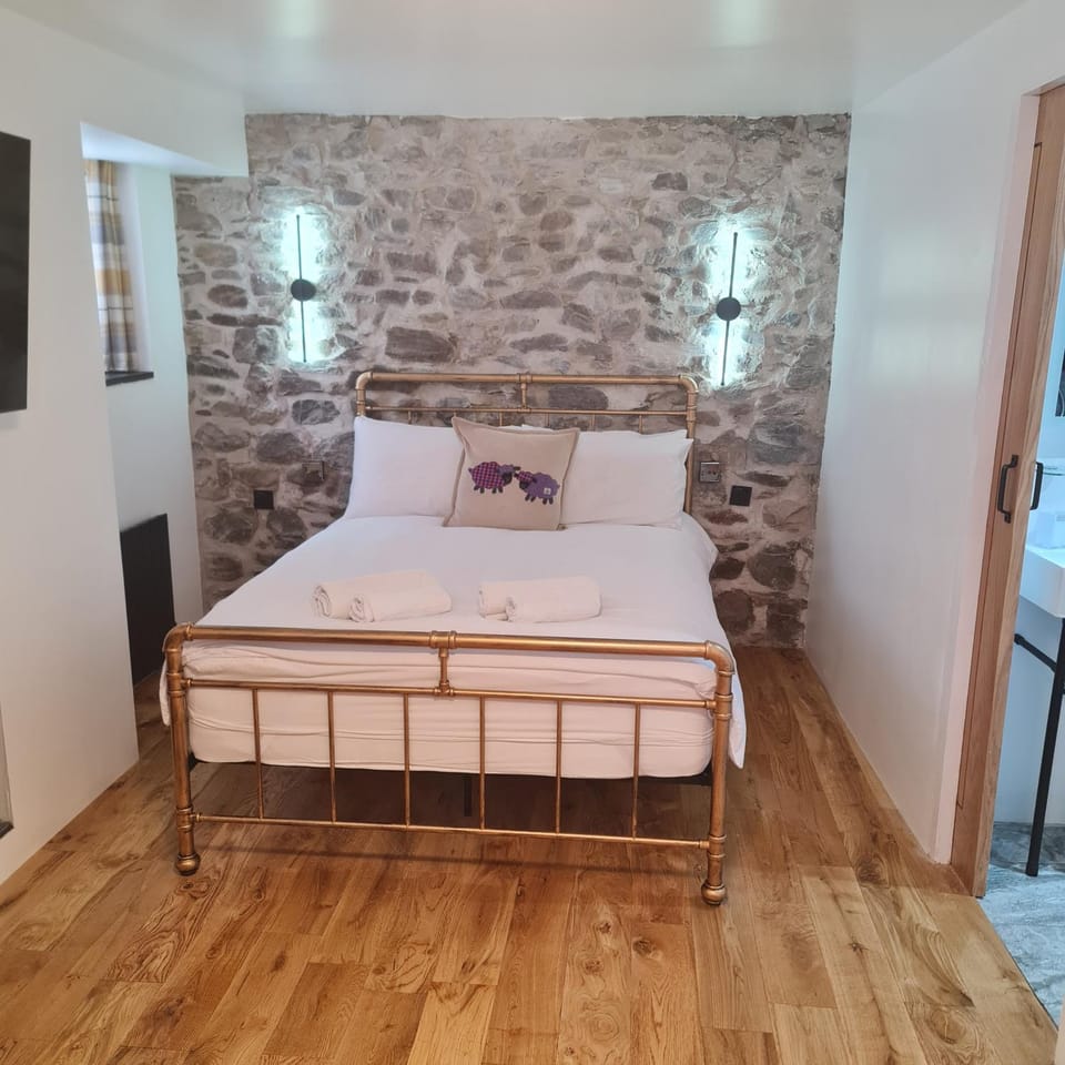 Ness City Cottage Bed and Breakfast in Inverness