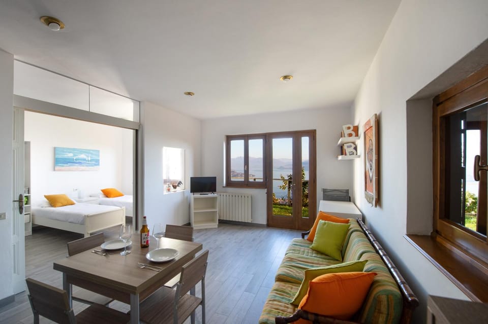 Tramonto in Cà delle Isole Apartment in Canton of Ticino