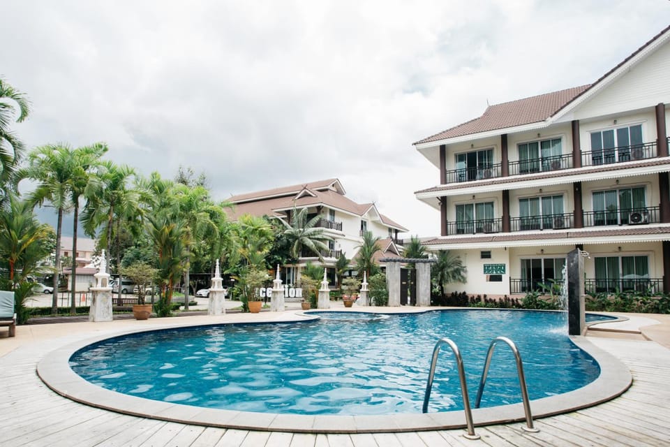 Pool view, Swimming pool, Swimming pool