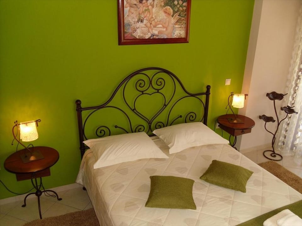 Bed, Photo of the whole room