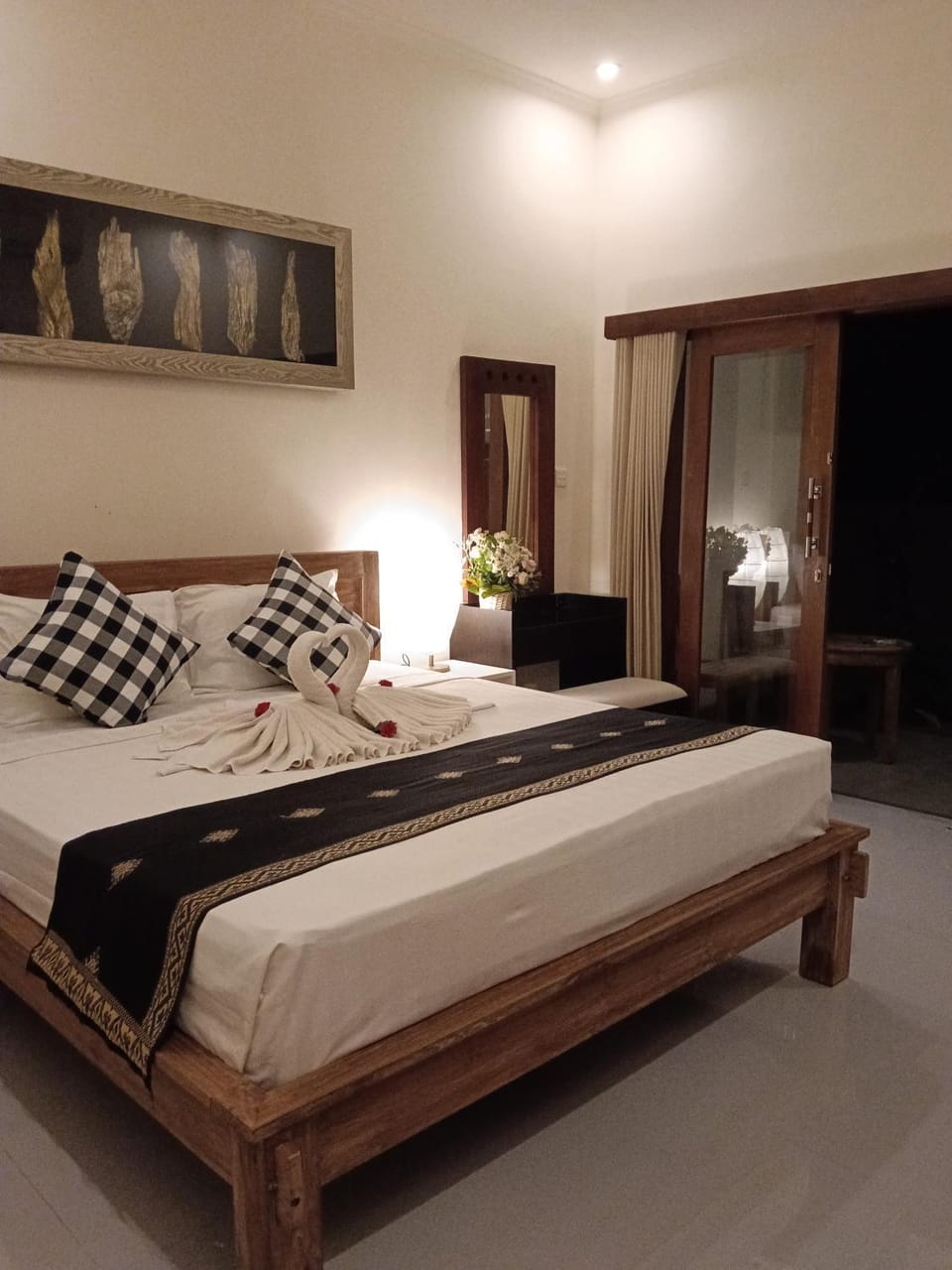 Property building, Bed, Bedroom