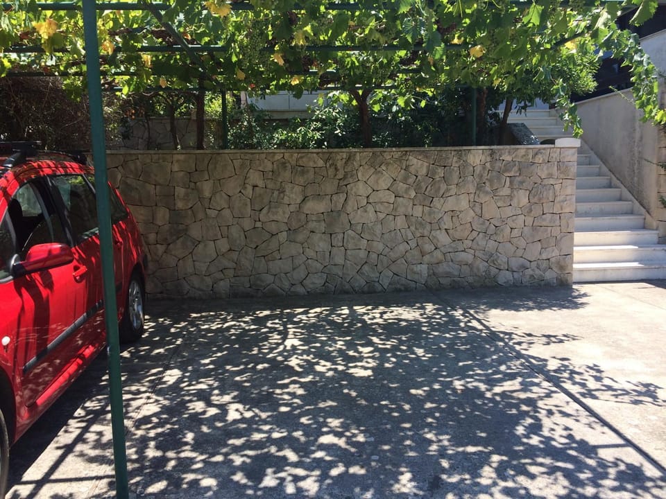 Facade/entrance, Parking