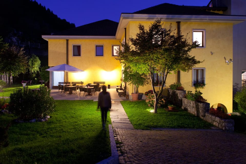 Patio, Facade/entrance, Night, Garden