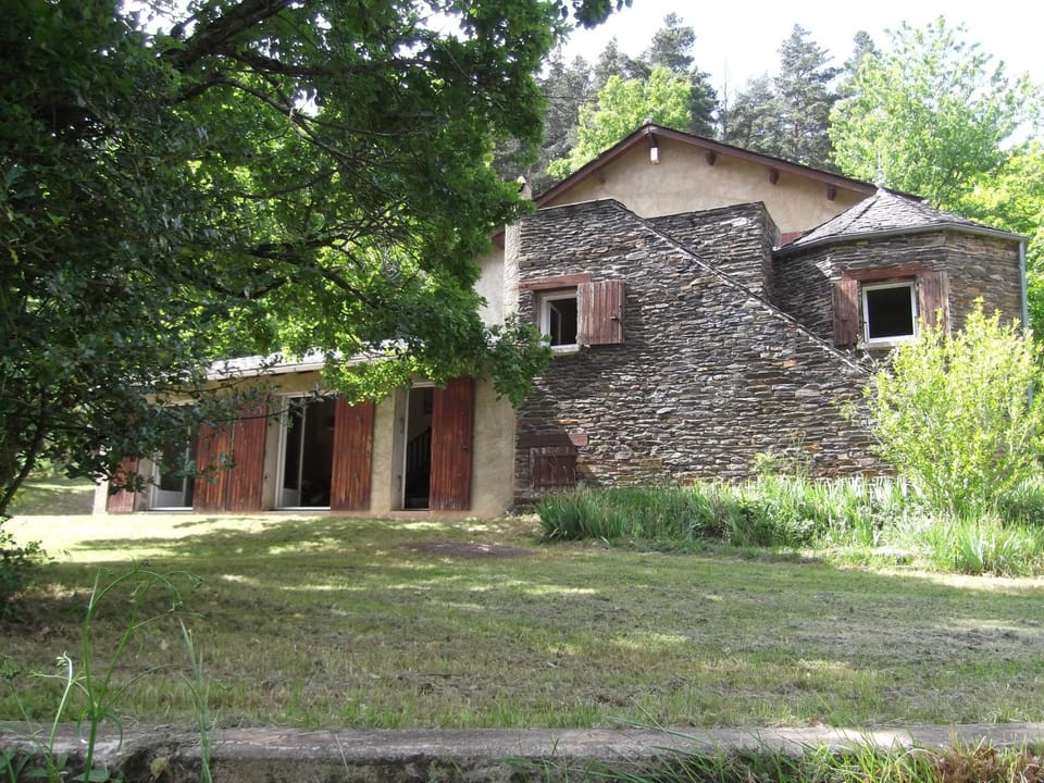 Property building, Facade/entrance, Garden