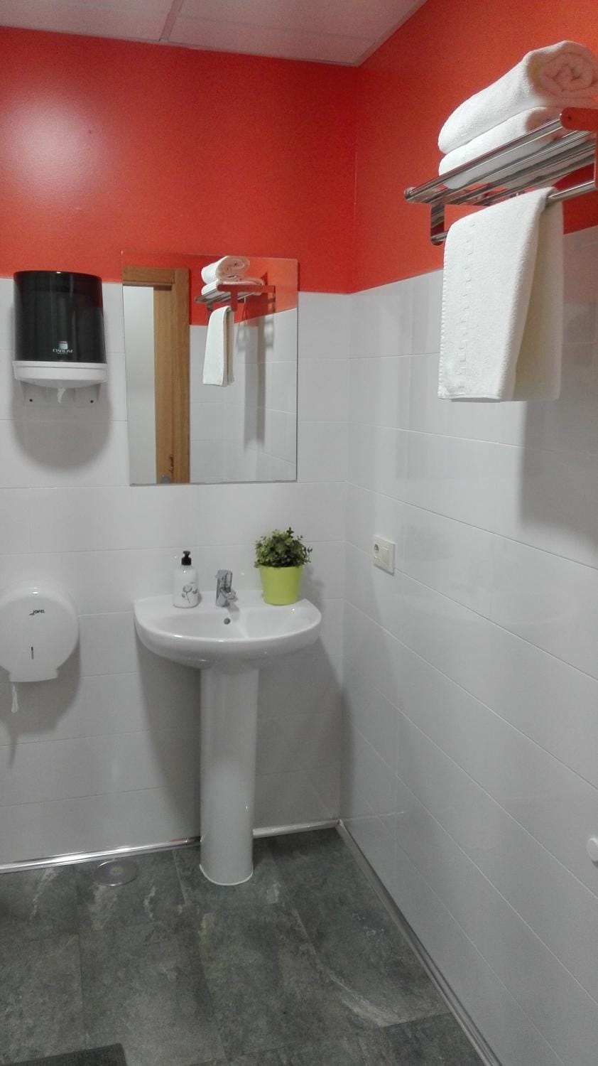 Bathroom, towels