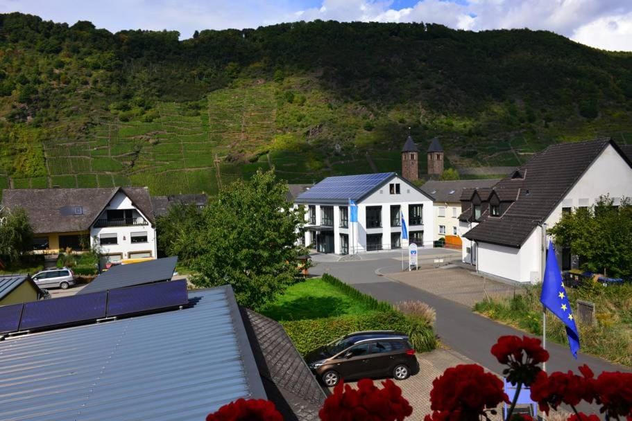 View (from property/room), City view, Garden view, Street view