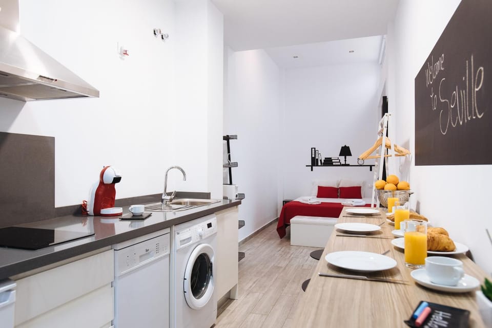 Hostly O'DONNELL A Center-Fibre-Parking Optional Apartment in Seville