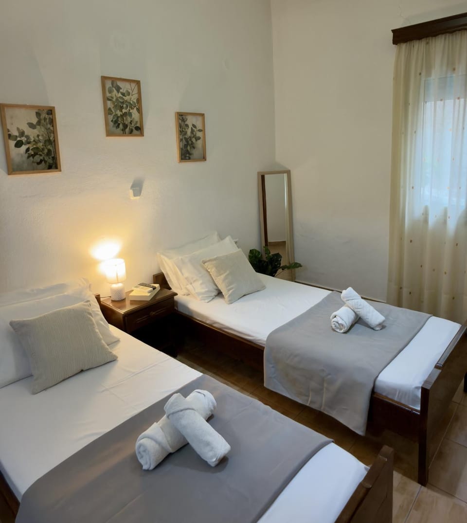 Chrysa's Studios Hotel in Euboea