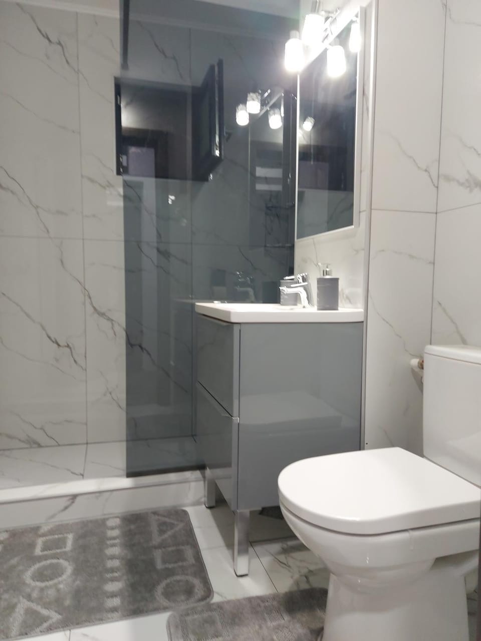 Shower, Toilet, Bathroom