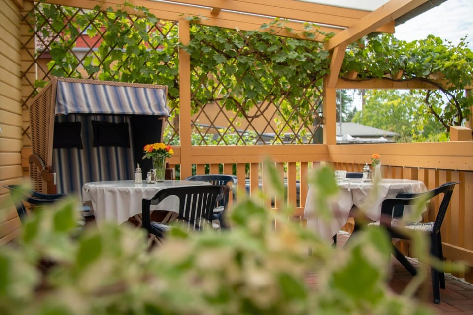 Patio, Facade/entrance, BBQ facilities