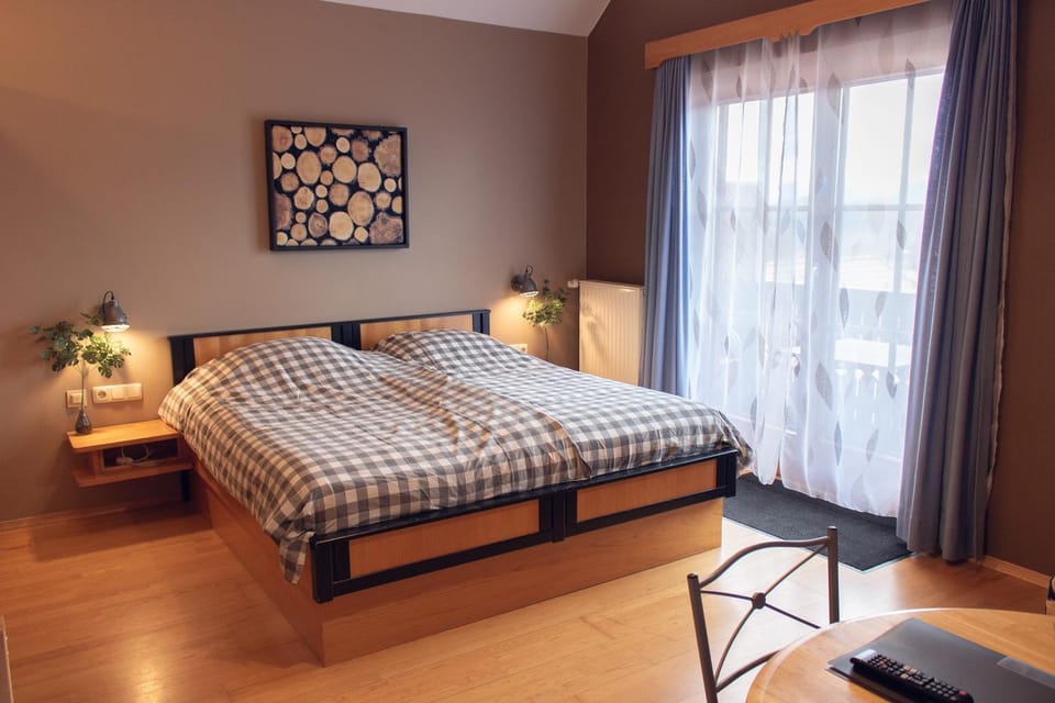 Bed, Balcony/Terrace, Bedroom