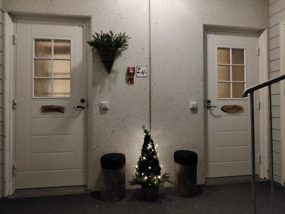Facade/entrance, Winter