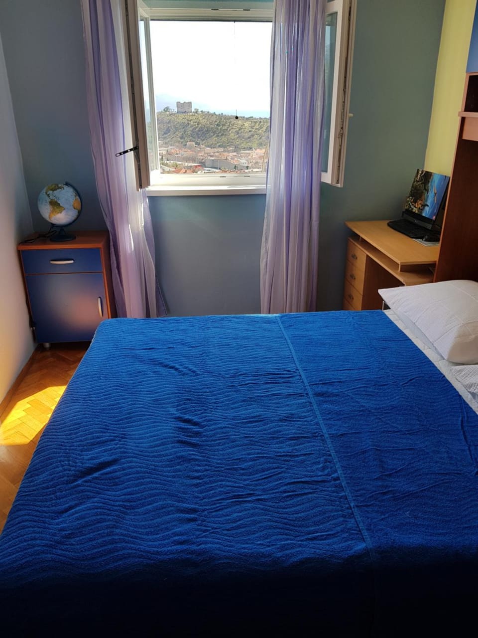 Bedroom, Landmark view