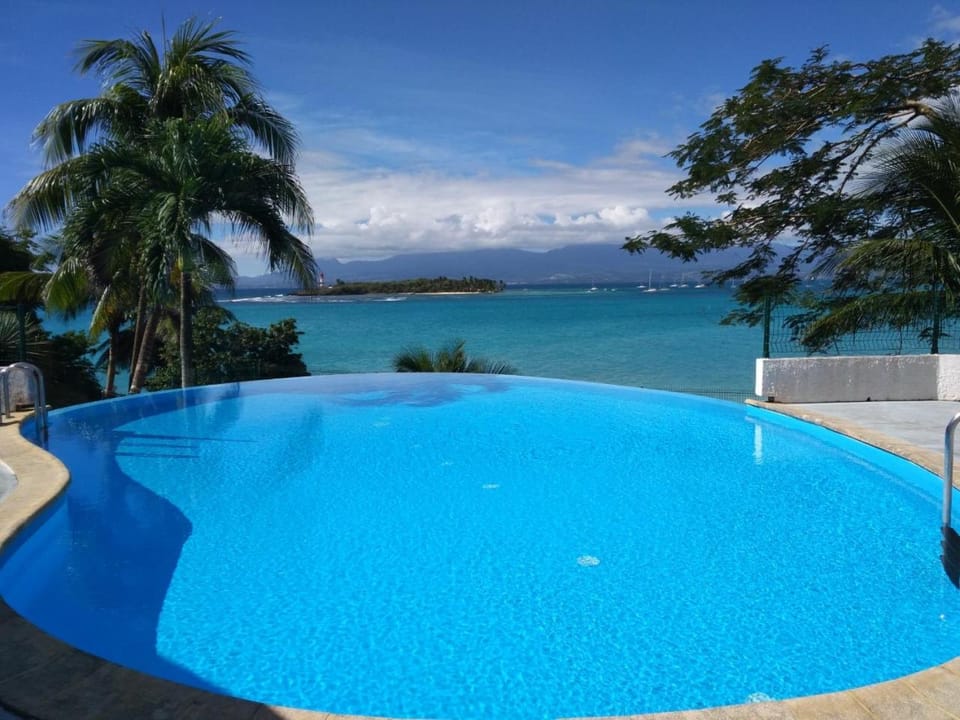 Pool view, Sea view