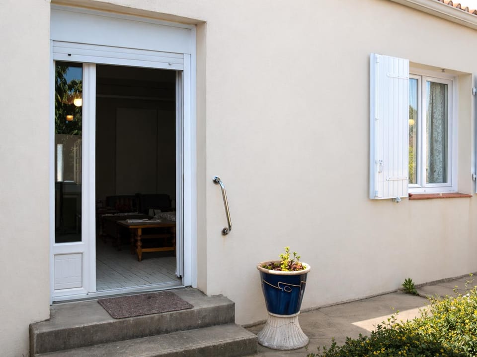 Maison Plain-Pied Proche Plage et Commerces à La Tranche-sur-Mer – Idéal Familles - FR-1-22-210 House in La Tranche-sur-Mer